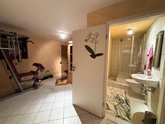 Keller Saunabereich und Duschbad