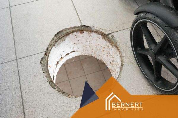 Abwurfschacht für Brennholz