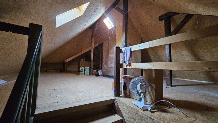 Abstellfläche im DG