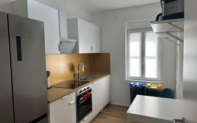 WG Zimmer Stuttgart Obertürkheim Zimmer 1 bei urbanbnb  Küche 2.jpeg