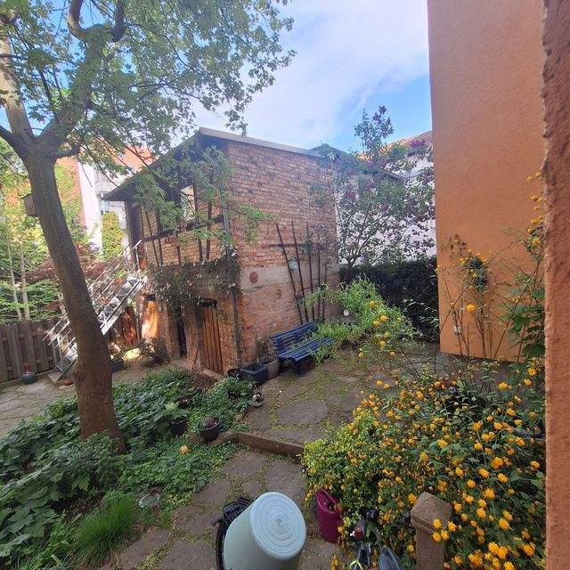 Charmante 2-Raum-Wohnung im Erdgeschoss mit grünem Innenhof - beliebte Lage nahe der Saale - Foto 3