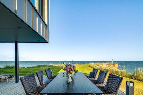 Terrasse vor der Außenküche