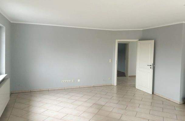 Wohnzimmer Ansicht Richtung Flur im OG