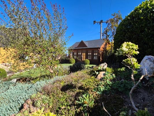 Gartengrundstück mit Gartenhaus