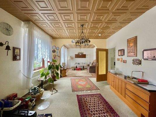 Wohnzimmer über mehrere Räume EG