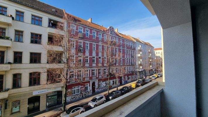 Ausblick vom Balkon in die Voigtstraße