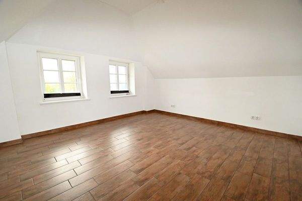 Schlafzimmer DG - rechte Wohneinheit