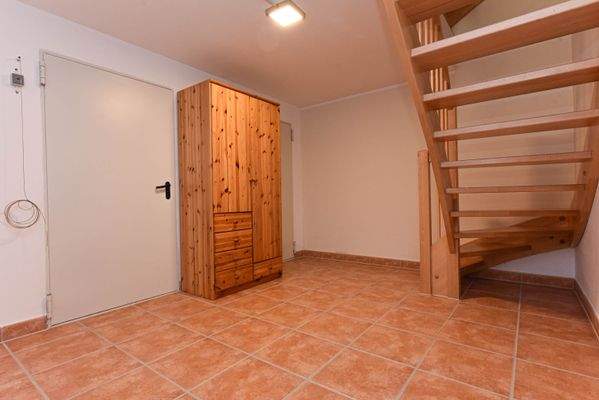 geräumiger Flur Kellergeschoss 