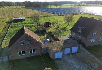 Ensemble aus zwei Wohnhäusern