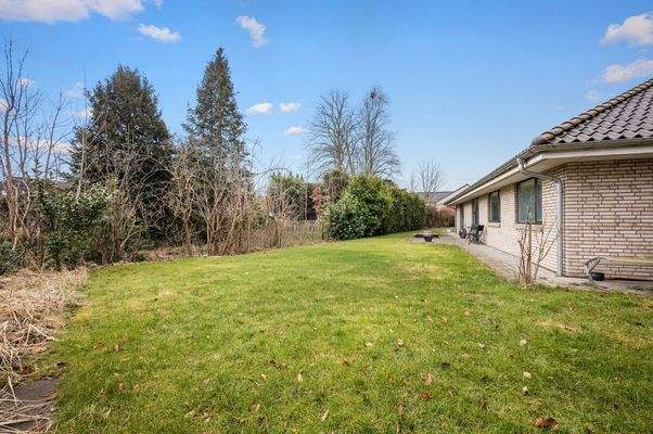 Garten mit Südterrasse