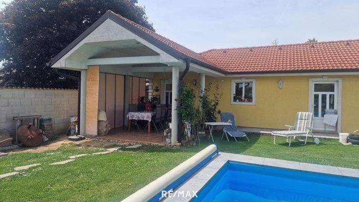 Überdachte Terrasse