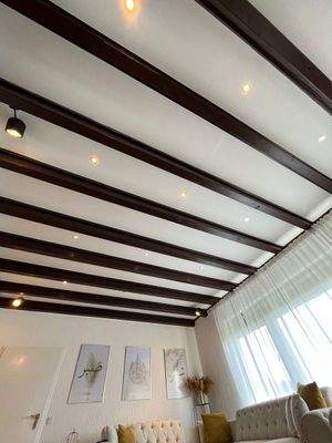 modernisierte Decken und Balken