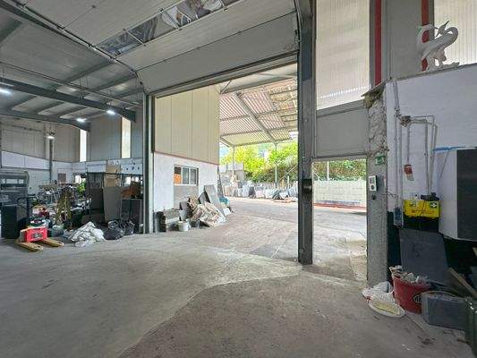 Sektionaltor lichte Höhe ca. 4,5m
