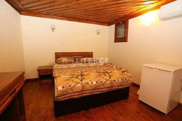 House 400 m from the Beach in Antalya Kaleiçi