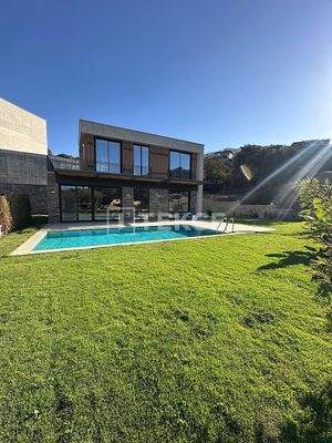 Villas with Pools within Walking Distance of Sea in Bodrum Gümüşlük