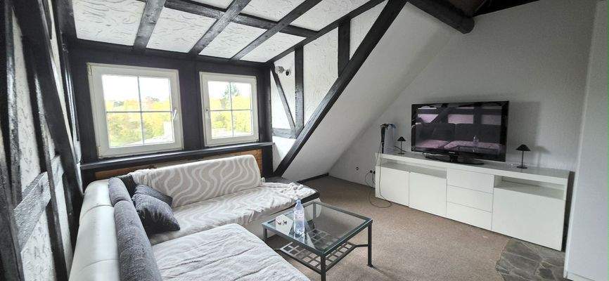 Vorderhaus DG-Wohnzimmer