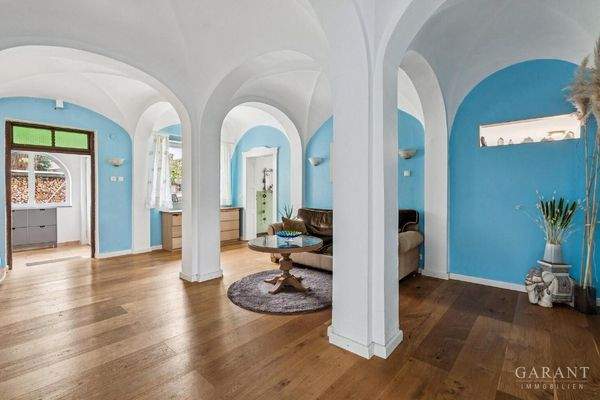 Große Aula im Eingangsbereich