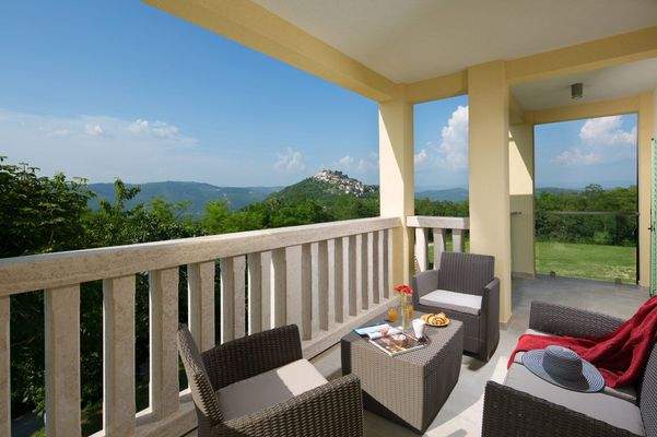 demetrapanta_3483_villa4e_w2