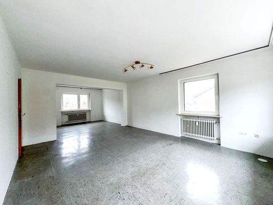 1st Floor: Living and dining room