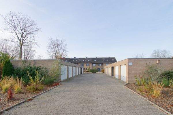 Garagenhof vor dem Haus