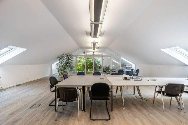 DG mit Seminarraum etc. 