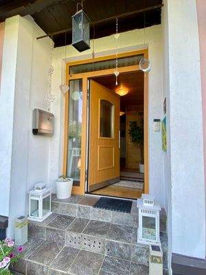 Zugang 2 mit Sicherheitshaustüre