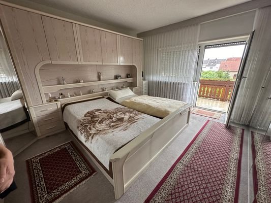 Whg. 1 im OG mit Zugang zum Balkon