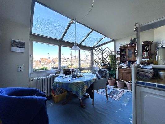 Geräumige Küche Dachgeschoss mit Zugang zur Dachterrasse