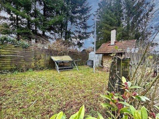 Gartengrundstück neben dem Haus (gepachtet)