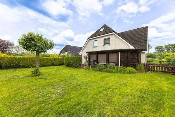 Seitenansicht mit Wintergarten