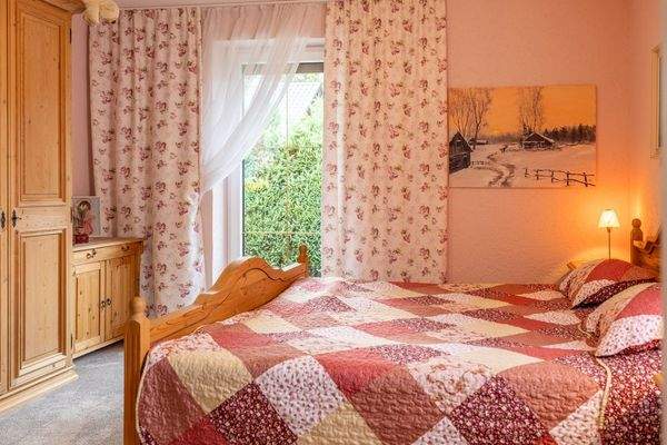 Großzügiges Wohnhaus mit Garten, Wintergarten & PV – ruhig gelegenes Raumwunder