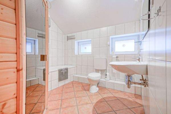Badezimmer mit Sauna