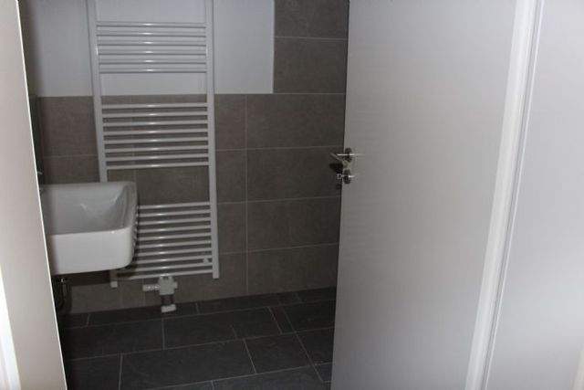Hochwertig saniert - 2-Zimmerwohnung mit Balkon u. AR zu vermieten! - Photo 1