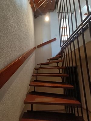 Treppenaufgang ins EG