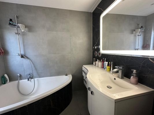 Badezimmer EG