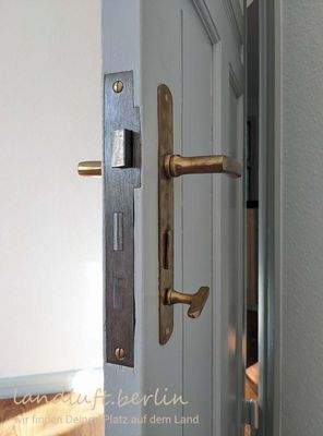 Auch die Schlösser wurden überarbeitet.jpg