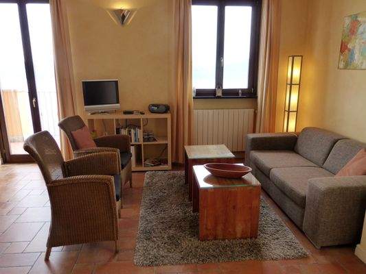 3-Zimmer-Eckwohnung mit riesengroßem Außenbereich