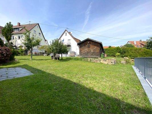 Garten (Hinweis: nicht die komplette Fläche gehört zum Haus)