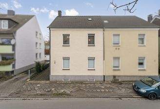 Ansicht Strasse frontal breit_ret