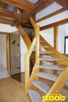 Galerieaufgang im Wohnzimmer