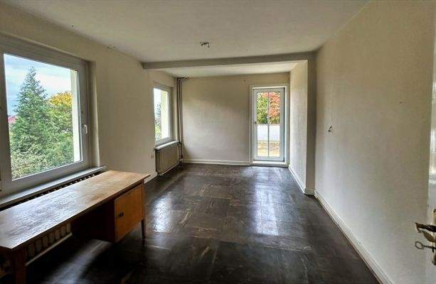 OG kleines Zimmer mit Balkon