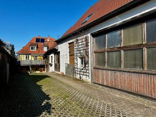 1-Ansicht-mit-Scheune