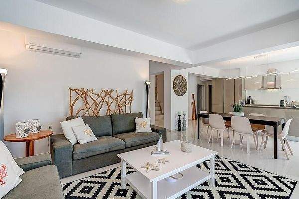 Kreta, Tersanas: Luxusvilla mit unschlagbarer Aussicht in ruhiger Lage zu verkaufen