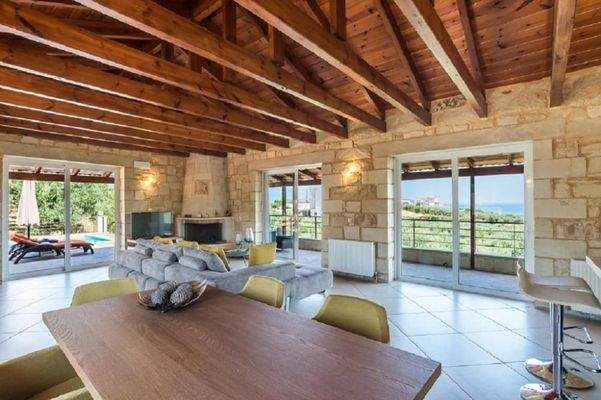 Kreta, Agia Marina: Luxuriöse Steinvilla mit Meer- und Sonnenuntergangsblick zu verkaufen