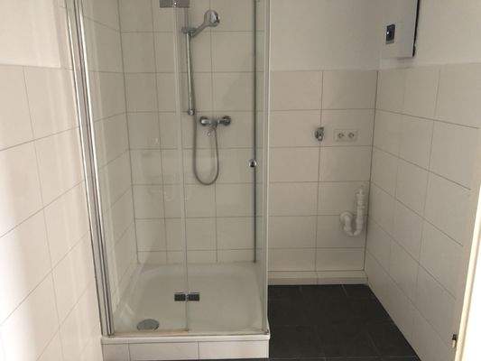 Bad mit Waschmaschinenplatz