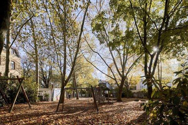 Benachbarte Grünanlage