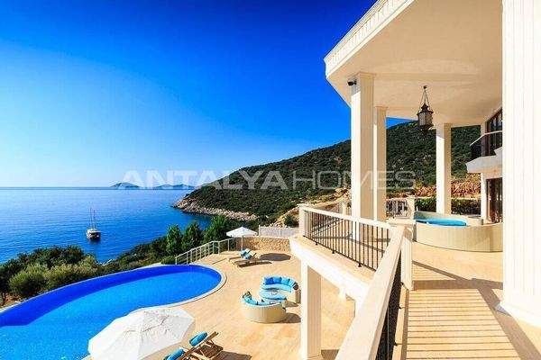 Detached Beachfront House with Private Pool in Kaş Kalkan