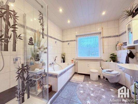 Badezimmer, EG, Bild 1