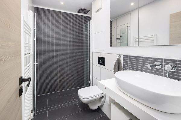 Stillvolles Duschbad