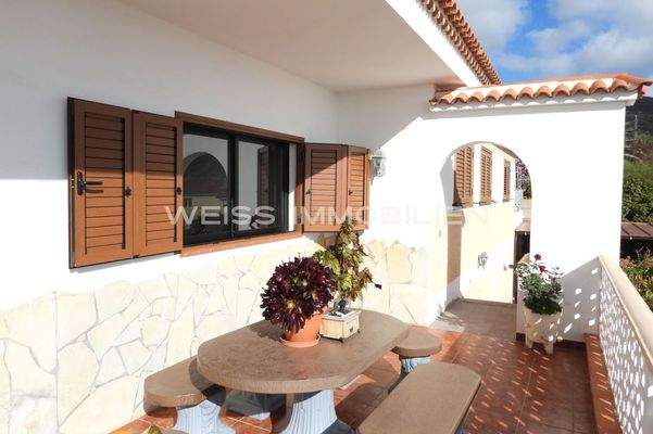 Sonnige Meerblickterrasse am Haus